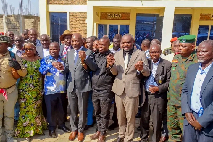 UVira : Après des jours de tensions, un accord met fin aux menaces contre le gouverneur Purusi