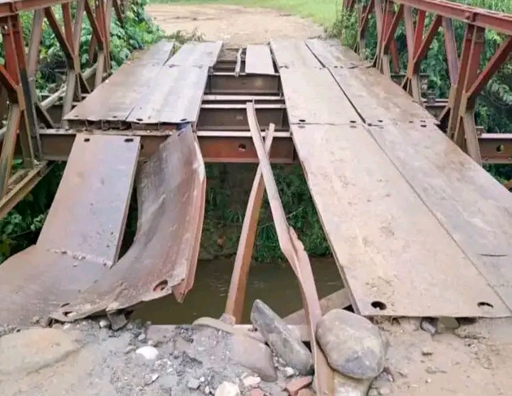 Mwenga : l’effondrement du pont Zokwe isole le tronçon Bukavu–Kamituga et aggrave l’enclavement