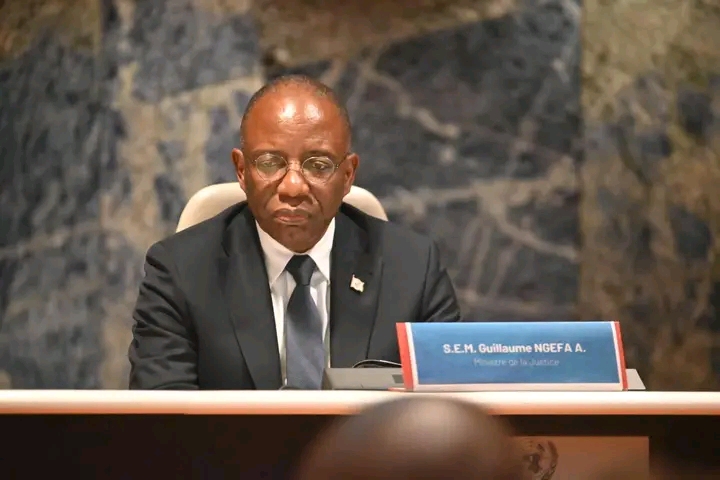 RDC : Le ministre Guillaume Ngefa suspend la délivrance de plusieurs documents officiels pour cinq semaines