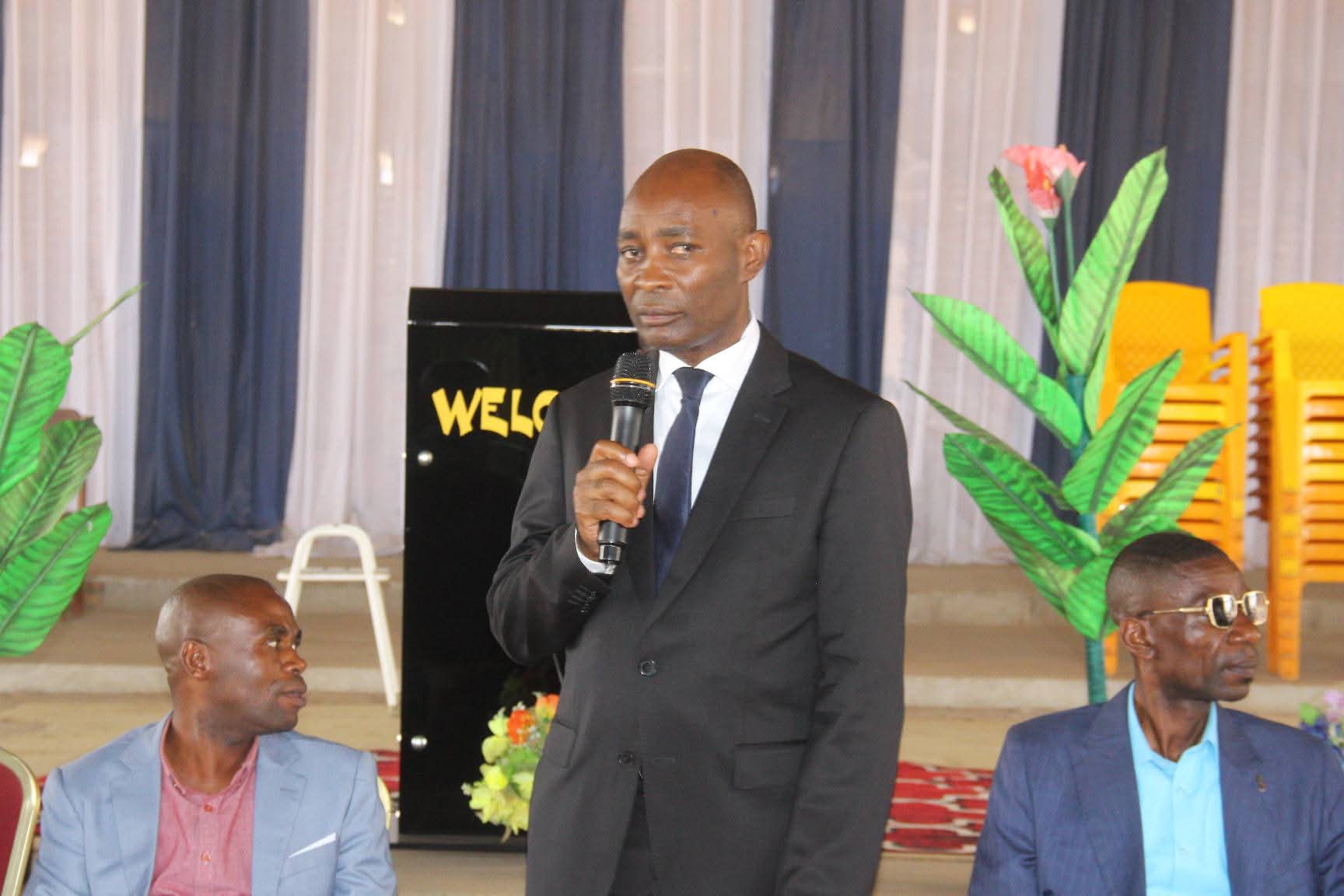 Sud-Kivu : le gouverneur Jean-Jacques Purusi dénonce le pillage de matériaux routiers à Mudaka