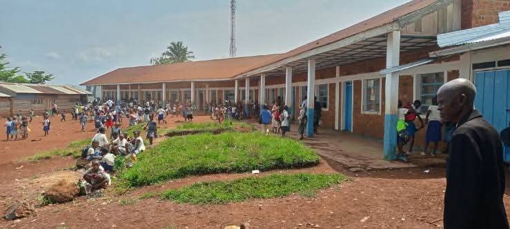 Sud-Kivu : Un enseignant de 57 ans interpellé à Kibe pour une présumée tentative d’agression sexuelle sur une fillette de 8 ans dans le territoire de Mwenga