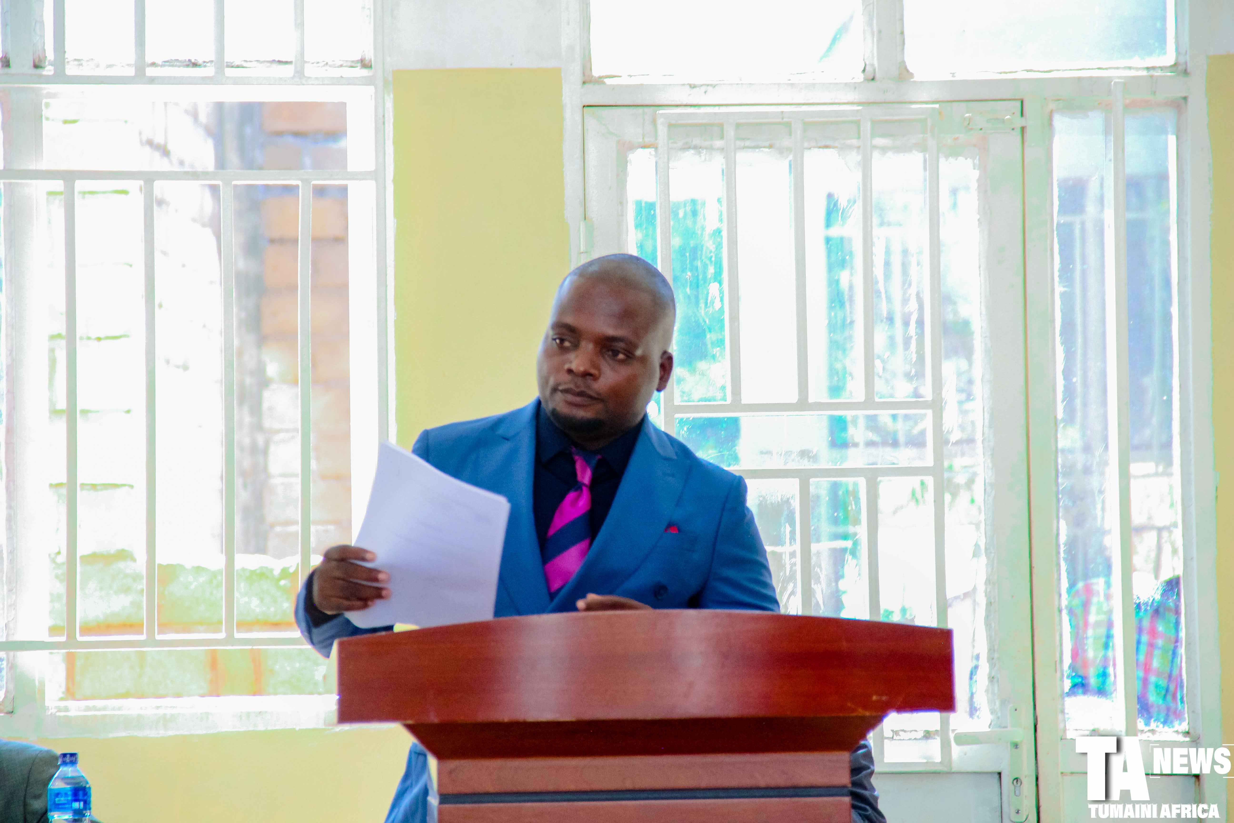 Sud-Kivu : Le député Bubasha Tangani'ia  condamne la diffusion de messages de menaces  de morts et haineux visant le gouverneur Purusi et la tribu Bashi .