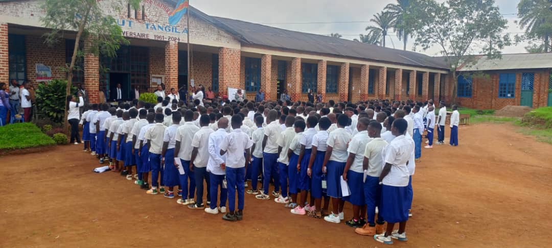 Sud-Kivu 3  : 15 . 688 élèves participent au TENASOSP à Kamituga .