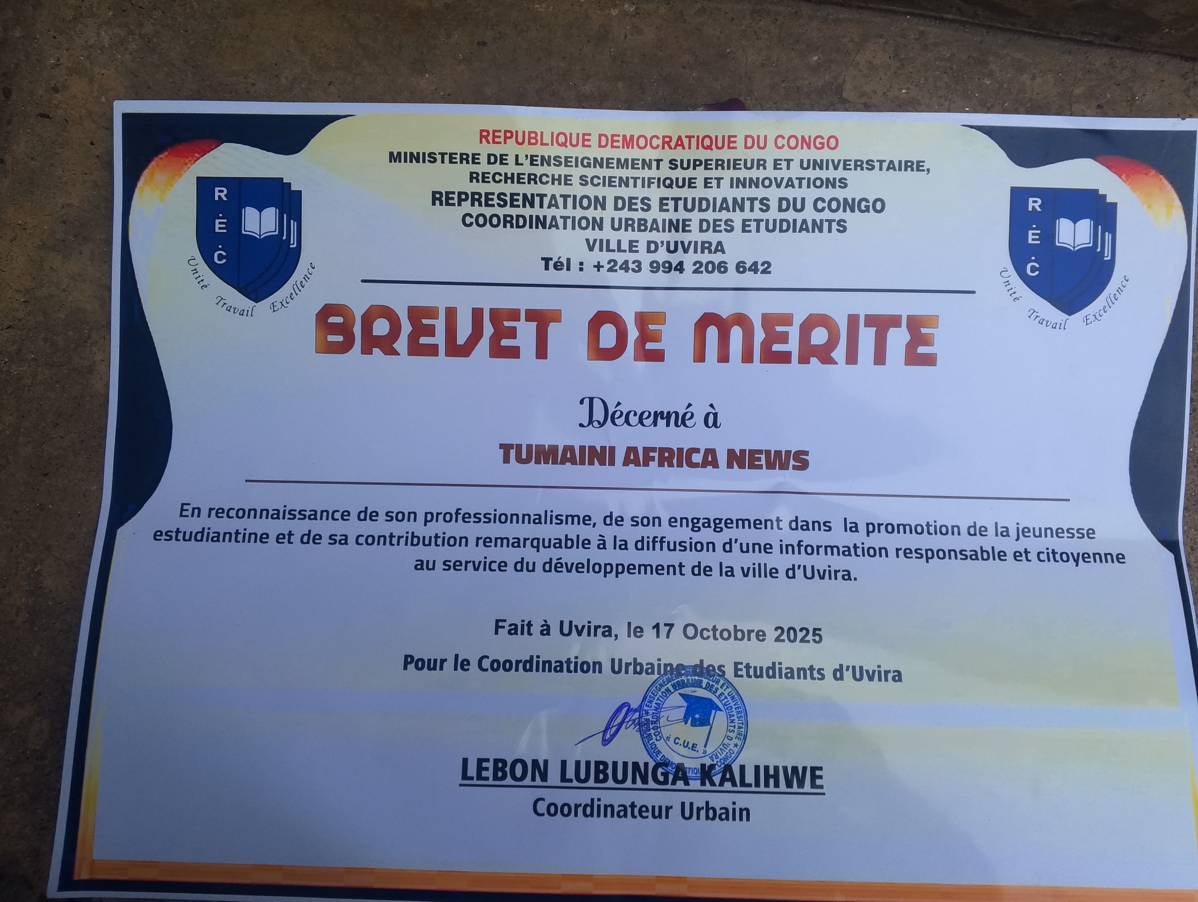 Uvira : Tumaini Africa News honoré d’un brevet de mérite par la coordination urbaine des étudiants