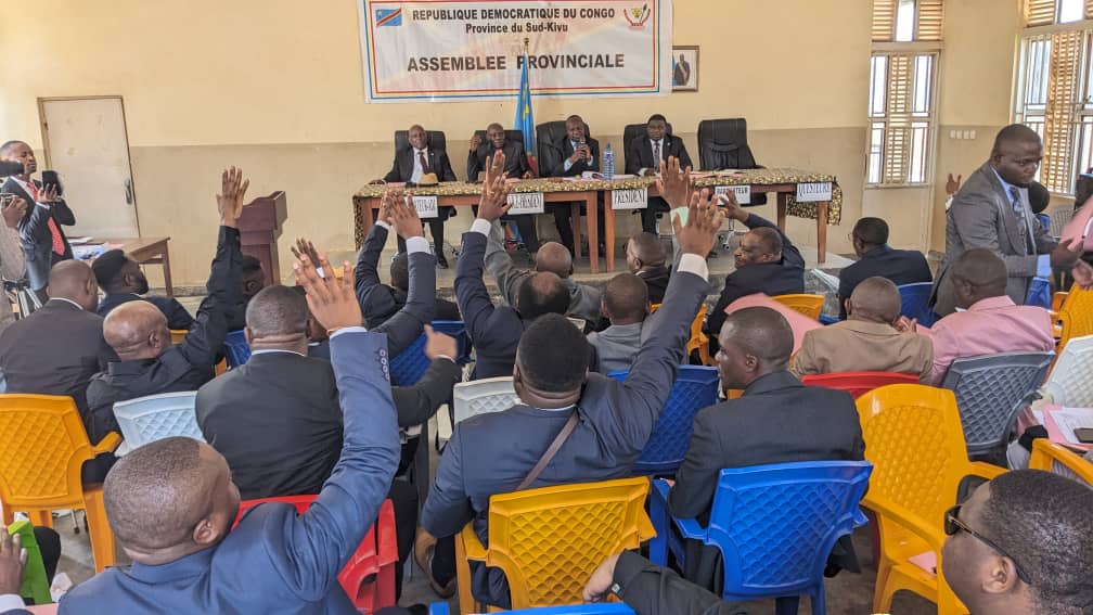 Sud-Kivu : le Vice-Premier ministre de la Décentralisation convoque le Gouverneur et les autorités provinciales à Kinshasa pour consultation