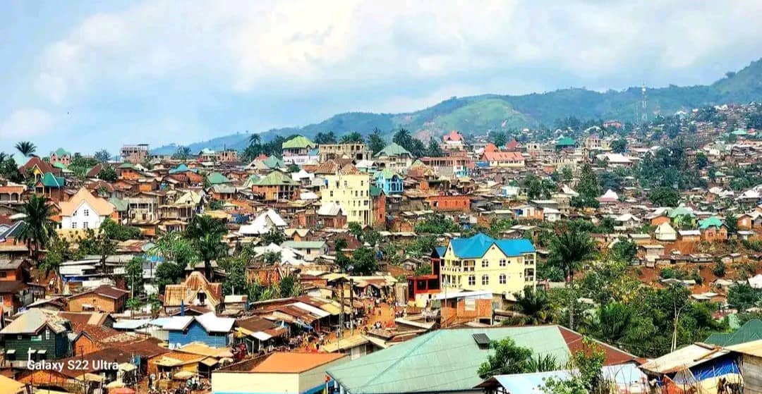 Kamituga : Découverte du corps sans vie d’un homme d’environ 30 ans dans un bistrot à Camp-Six