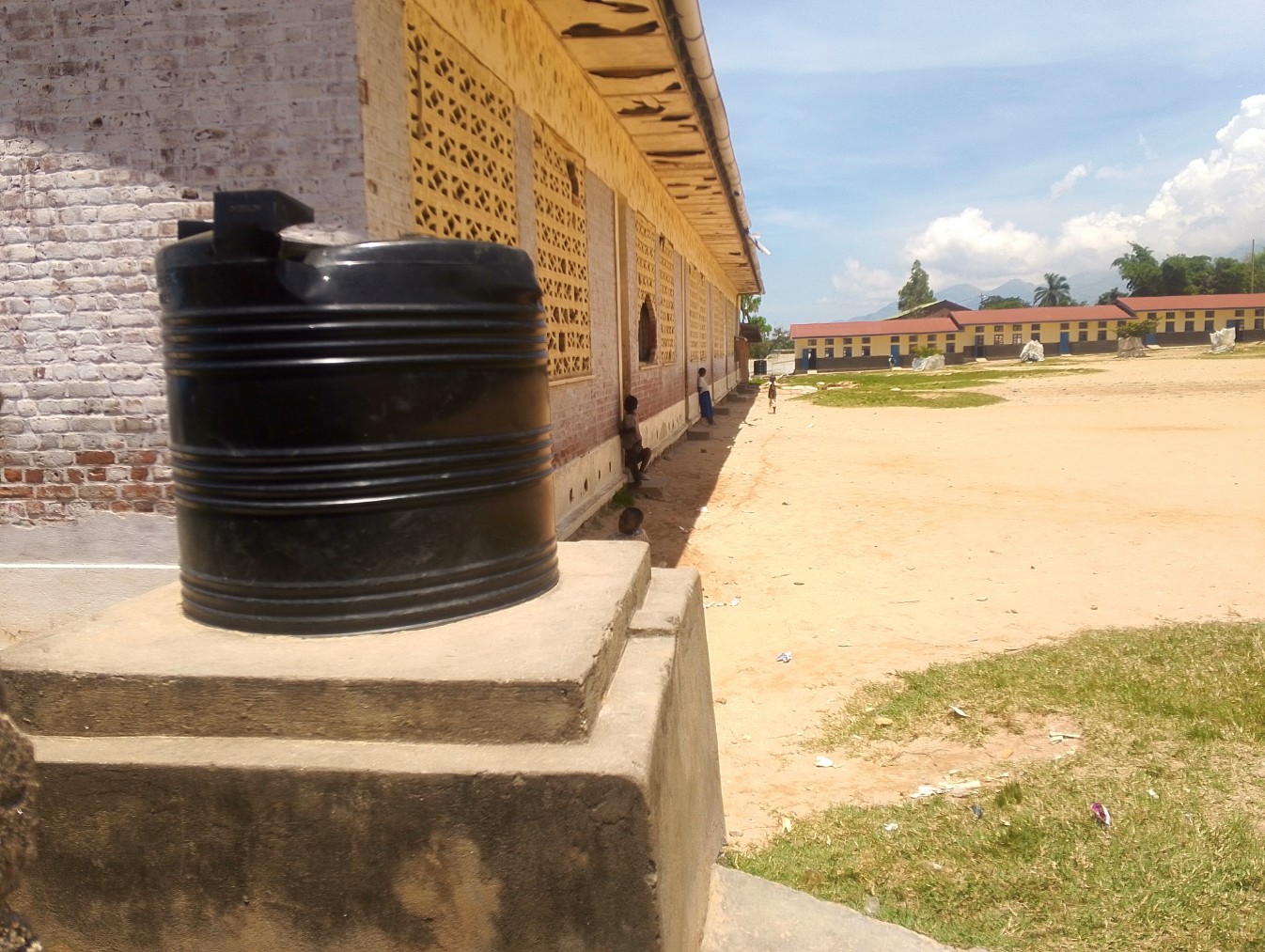 Uvira: L’eau potable, l’hygiène et l’assainissement en milieu scolaire : un enjeu crucial pour la santé et l’éducation des enfants