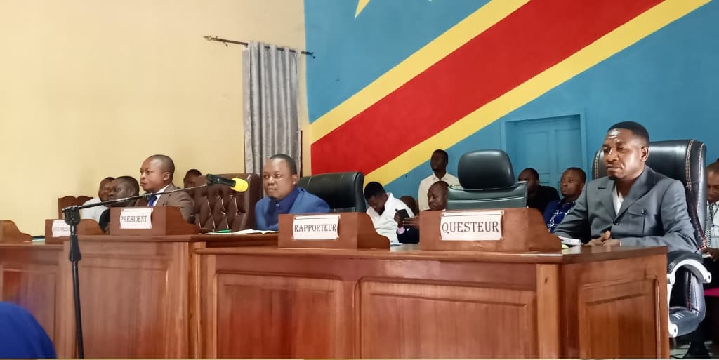 Maniema : une vague de pétitions plonge l’Assemblée provinciale dans une nouvelle crise politique