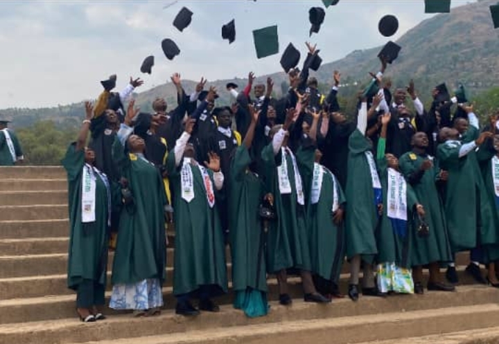 Uvira : Collation et clôture de l’année académique 2024-2025 à l’Université Notre-Dame de Tanganyika