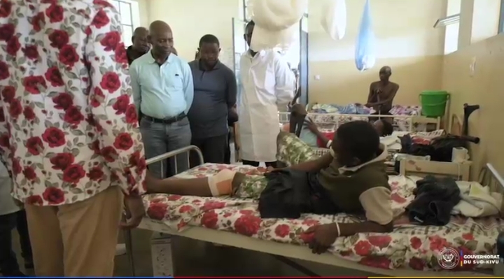 Uvira : le gouverneur du Sud-Kivu au chevet des blessés de guerre