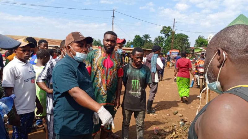 Kamituga : le maire ad intérim Alexandre Faraja Yogolelo Habakuki mobilise la population pour une vaste opération d’assainissement