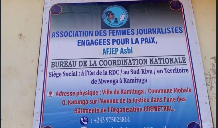 Kamituga : l’AFJEP dénonce l’interpellation d’un journaliste par des militaires lors de la couverture d’un salongo