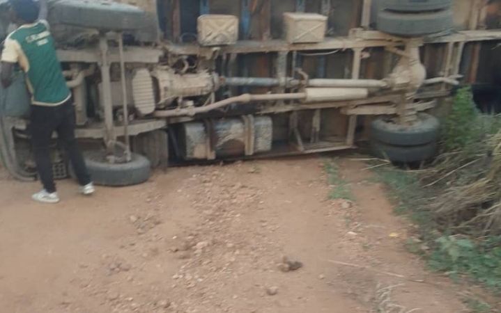 Uvira : un camion se renverse à Namuziba, deux blessés enregistrés