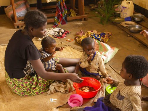 Uvira : Les femmes déplacées de Lubarika alertent sur les maladies liées au manque d’hygiène et l’oubli des autorités
