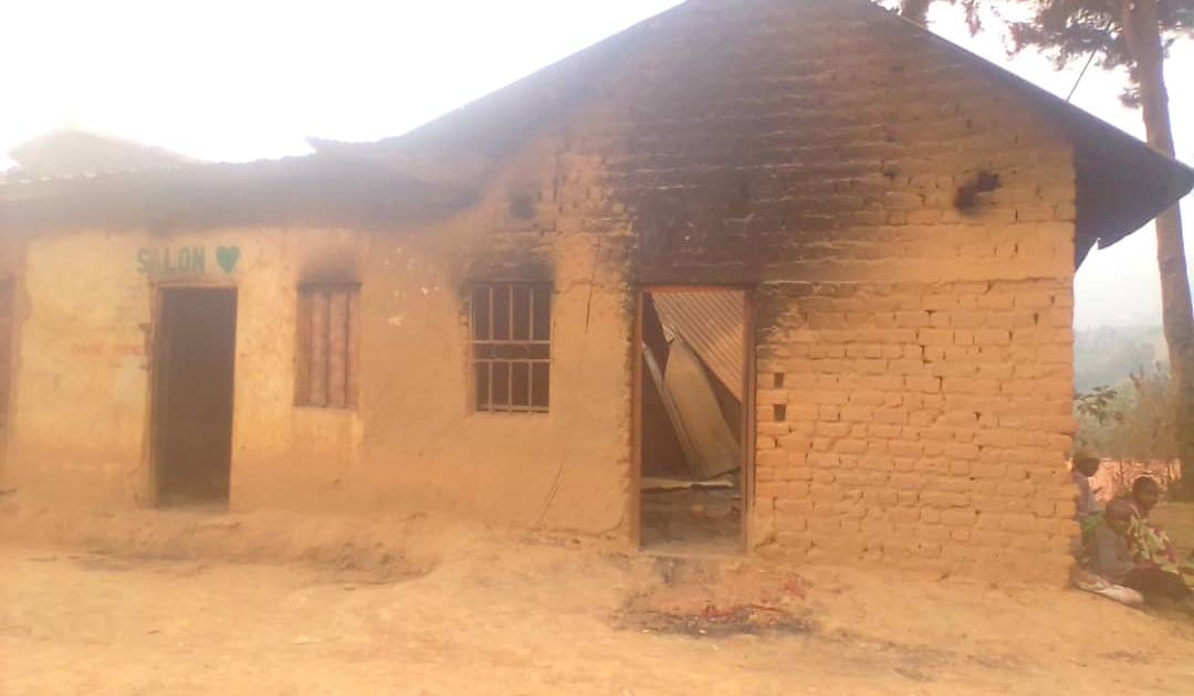 Sud-Kivu : Deux incendies causés par des enfants détruisent des habitations à Luhwindja, un bébé grièvement brûlé