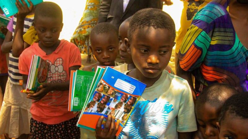 Uvira : le Mouvement citoyen Machozi ya Raïya dénonce la vente imposée des uniformes scolaires
