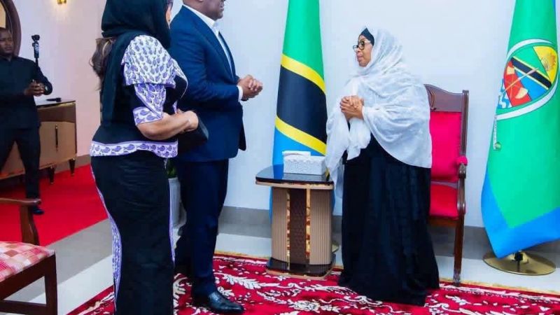 Tanzanie : Félix Tshisekedi et Denise Nyakeru à Zanzibar pour réconforter Samia Suluhu Hassan après le décès de son époux