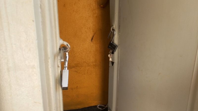Uvira : une maison d’habillement cambriolée à Rombe 1, la propriétaire alerte sur l’insécurité