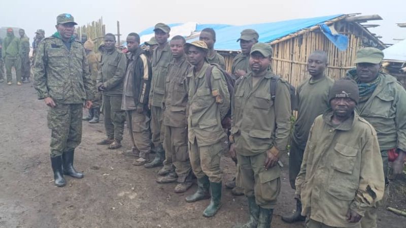 Fizi : 13 éléments des rébellions M23-AFC et Twirwaneho se rendent aux FARDC, la pression s’accentue dans les hauts plateaux