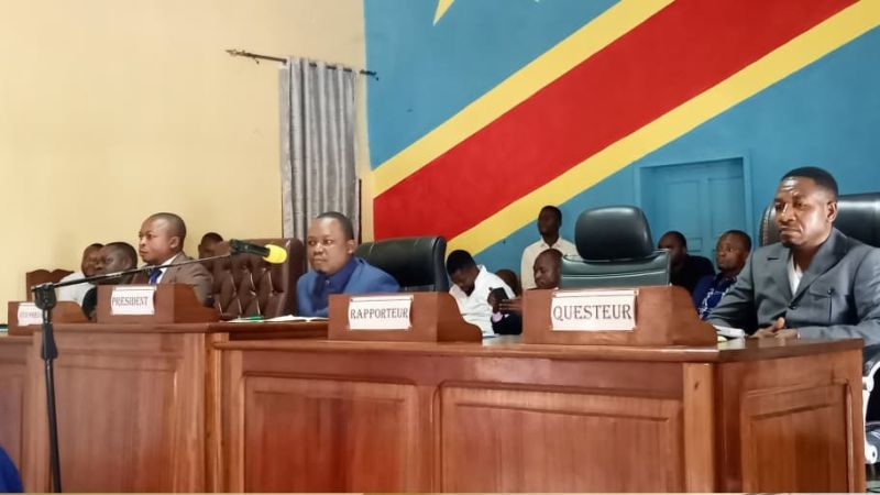 Maniema : une vague de pétitions plonge l’Assemblée provinciale dans une nouvelle crise politique