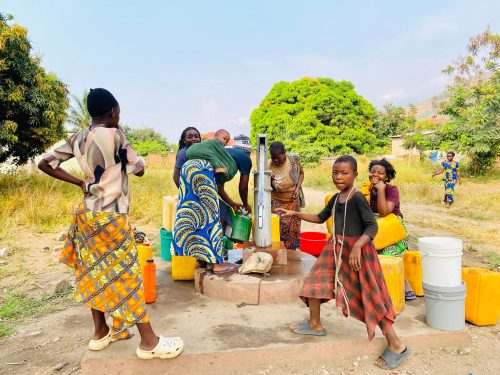 Uvira : la pénurie d'eau compromet la scolarité des enfants et fragilise les ménages
