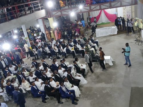 RDC : Près de 200 couples bénis lors d’une cérémonie collective de l’Église de l’Unification à Kinshasa