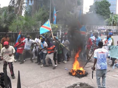 RDC : vive tension au siège de la CENCO après une manifestation de la Force du Progrès à Kinshasa