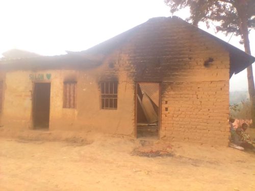 Sud-Kivu : Deux incendies causés par des enfants détruisent des habitations à Luhwindja, un bébé grièvement brûlé