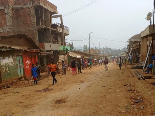 Sud-Kivu : Les conducteurs de motos de Mwenga et Kamituga en grève pour dénoncer des tracasseries attribuées à la DPMER